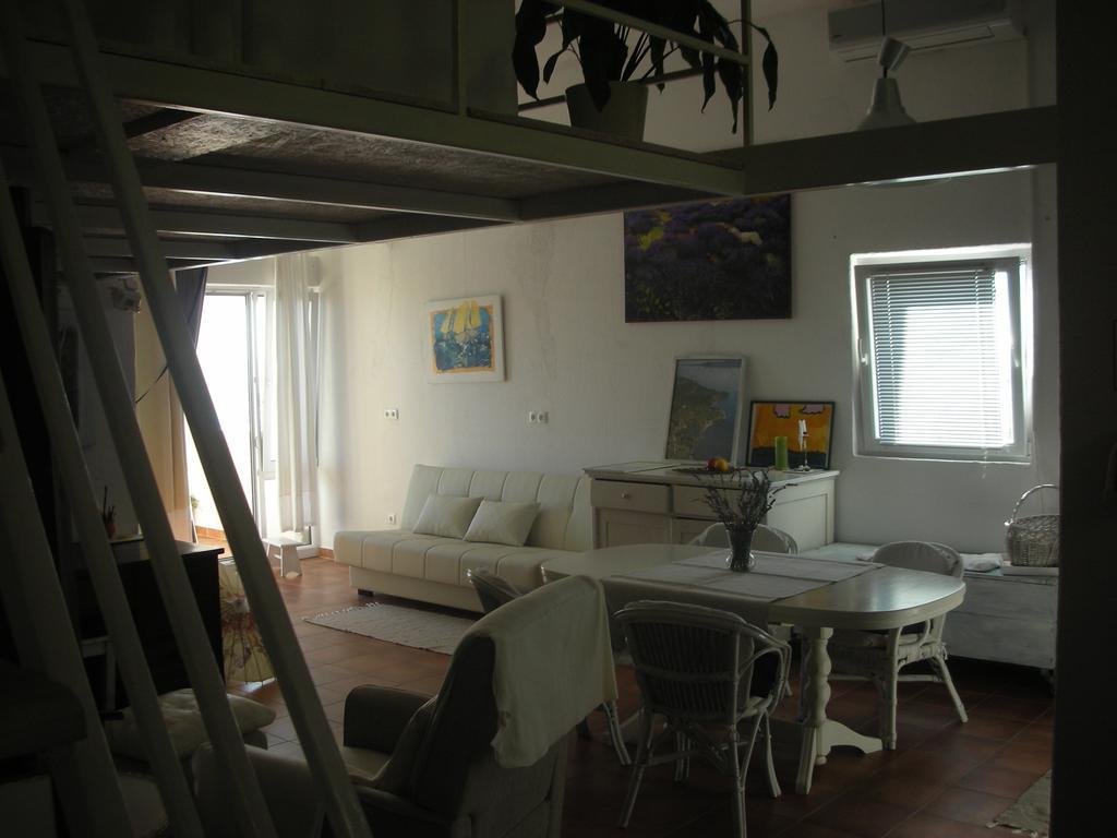 Apartment Croatia Art Drasnice Oda fotoğraf