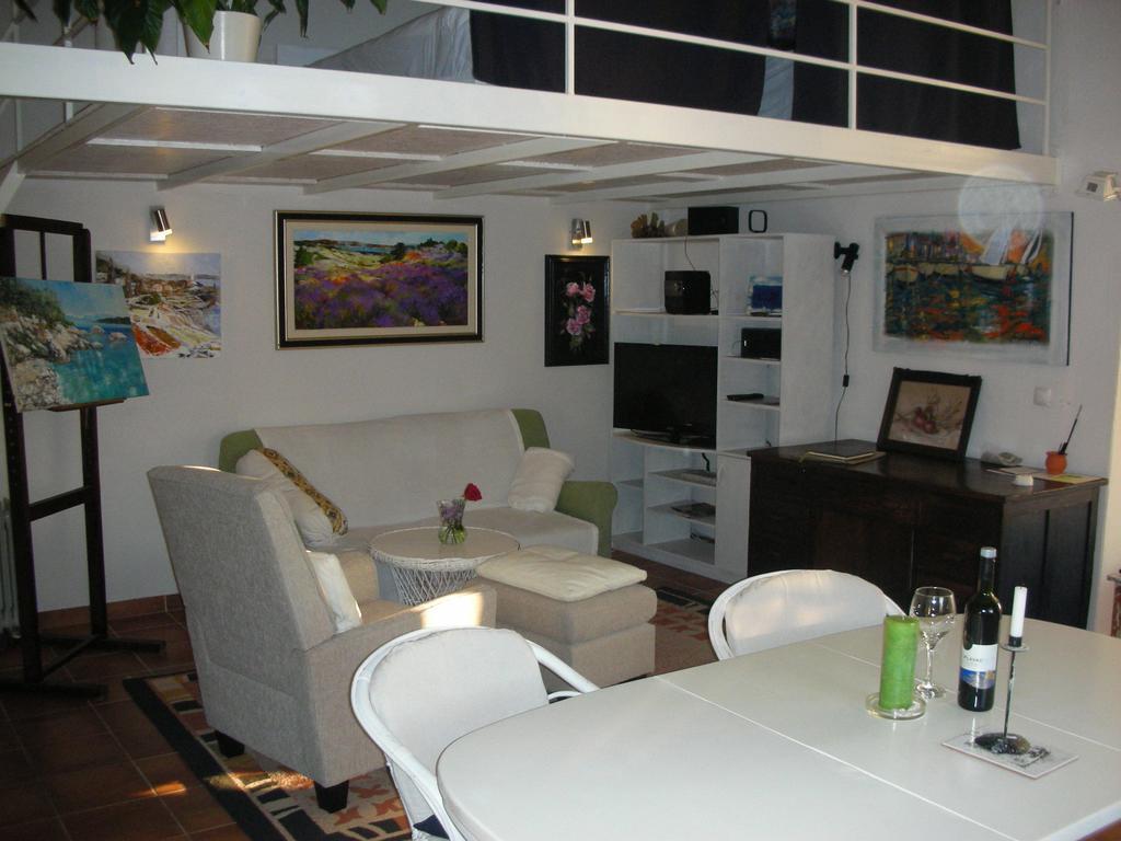 Apartment Croatia Art Drasnice Oda fotoğraf