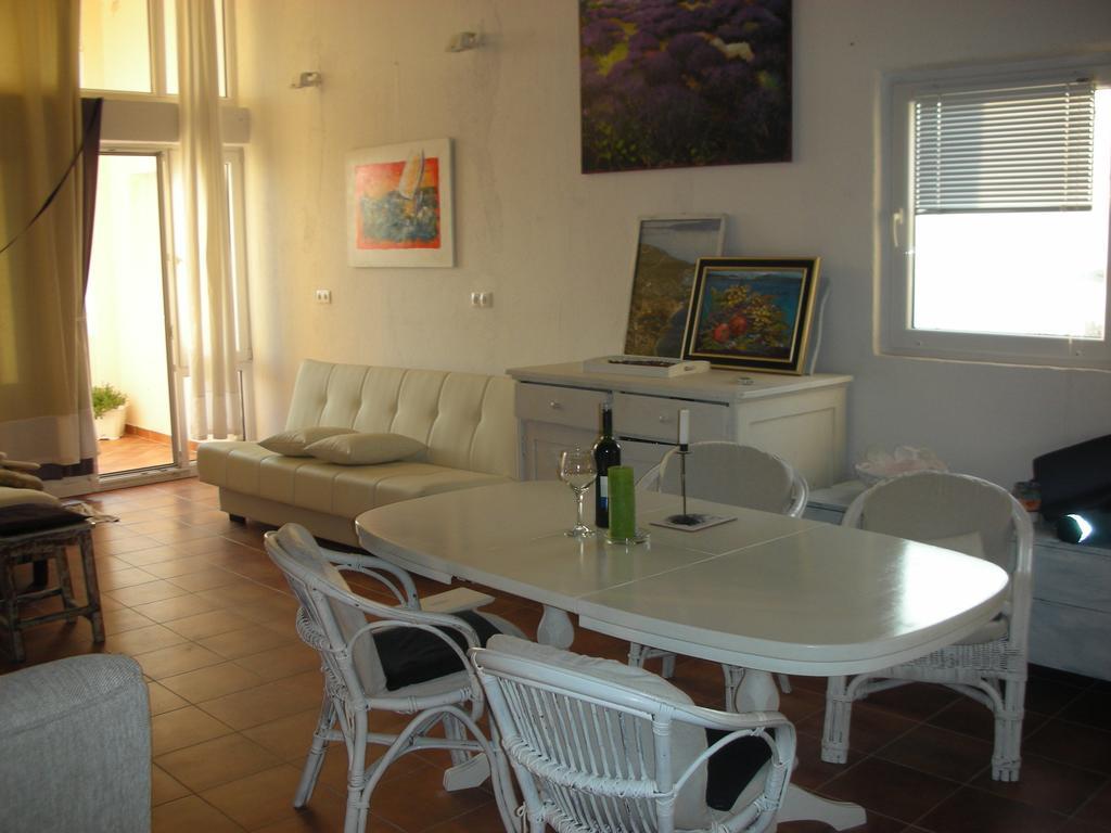 Apartment Croatia Art Drasnice Oda fotoğraf
