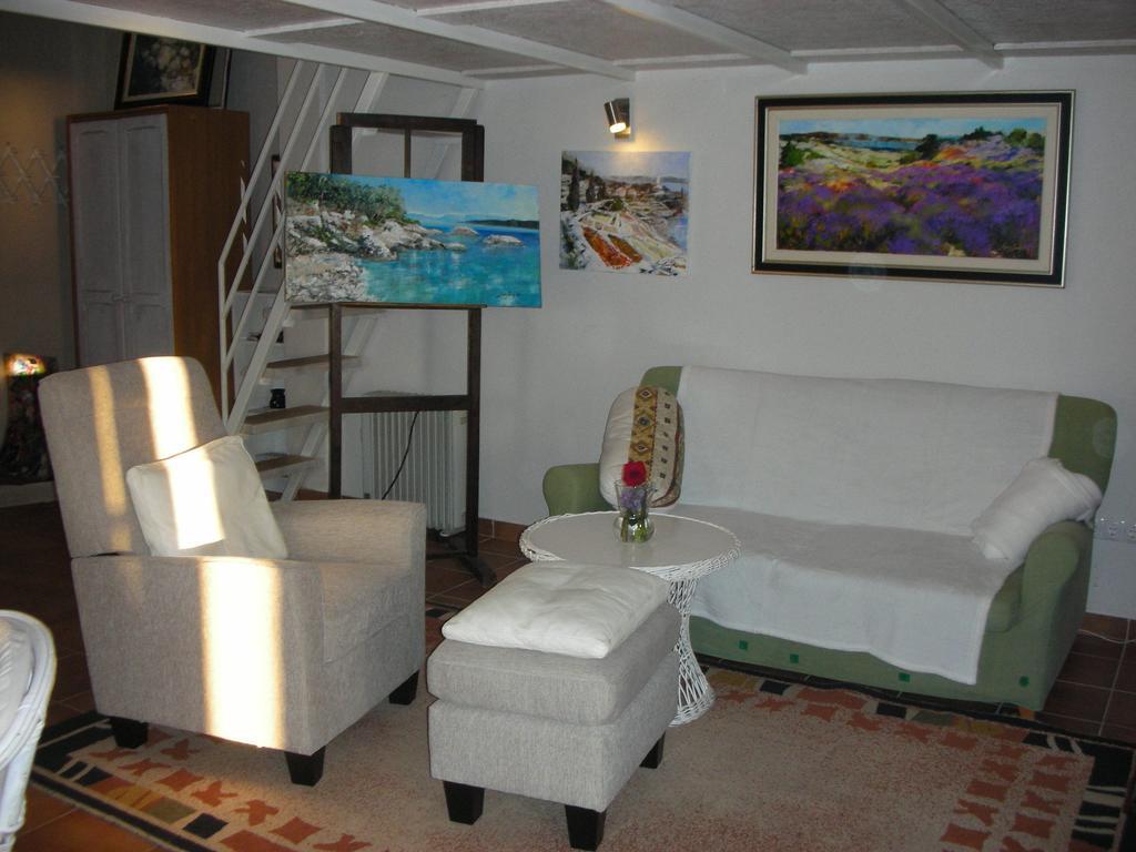 Apartment Croatia Art Drasnice Oda fotoğraf