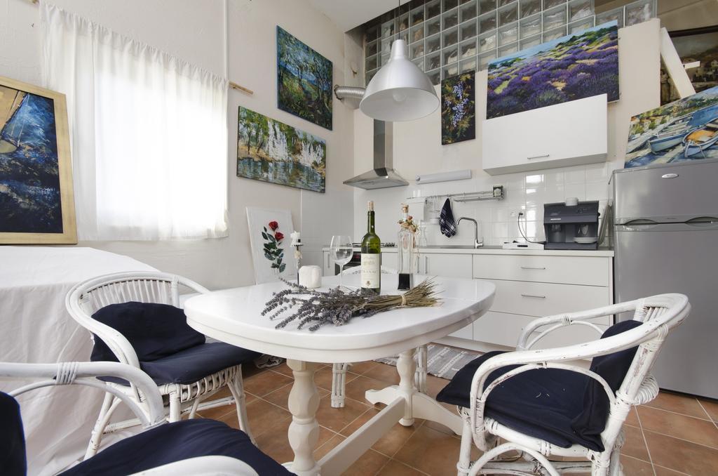 Apartment Croatia Art Drasnice Oda fotoğraf