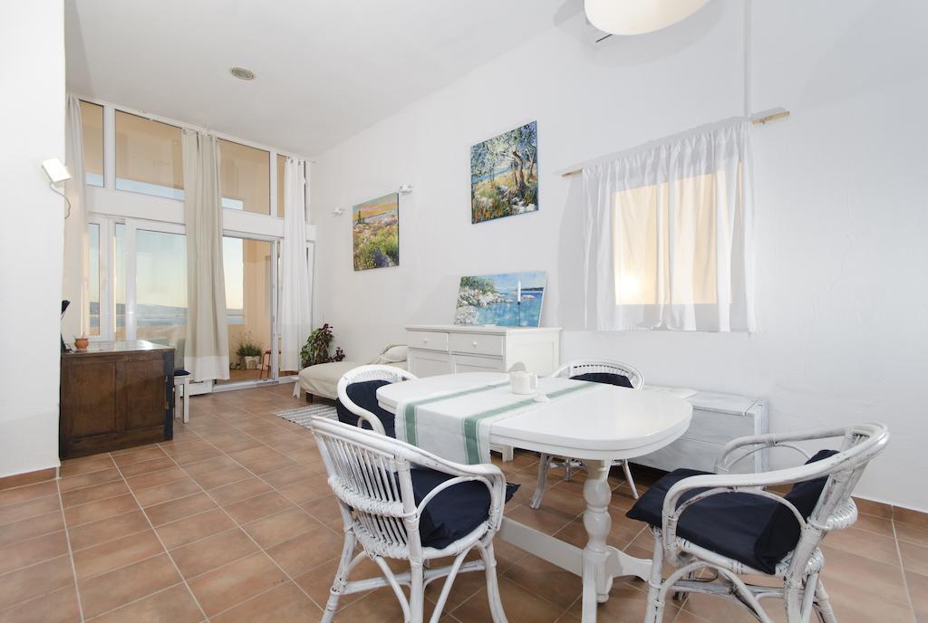Apartment Croatia Art Drasnice Oda fotoğraf